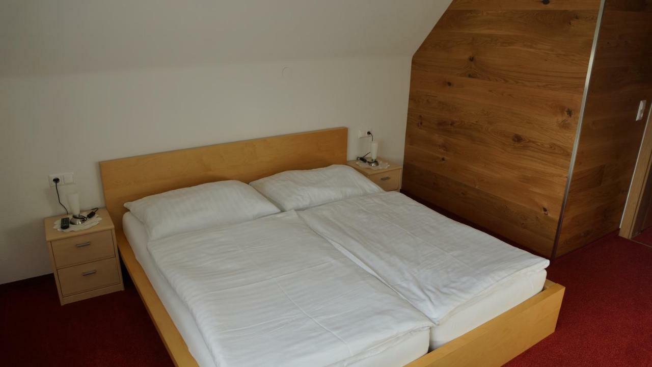 Apartment Koell ไอค์ ภายนอก รูปภาพ